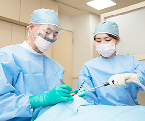 名古屋にあるかすや歯科ではインプラントで固定する義歯もある